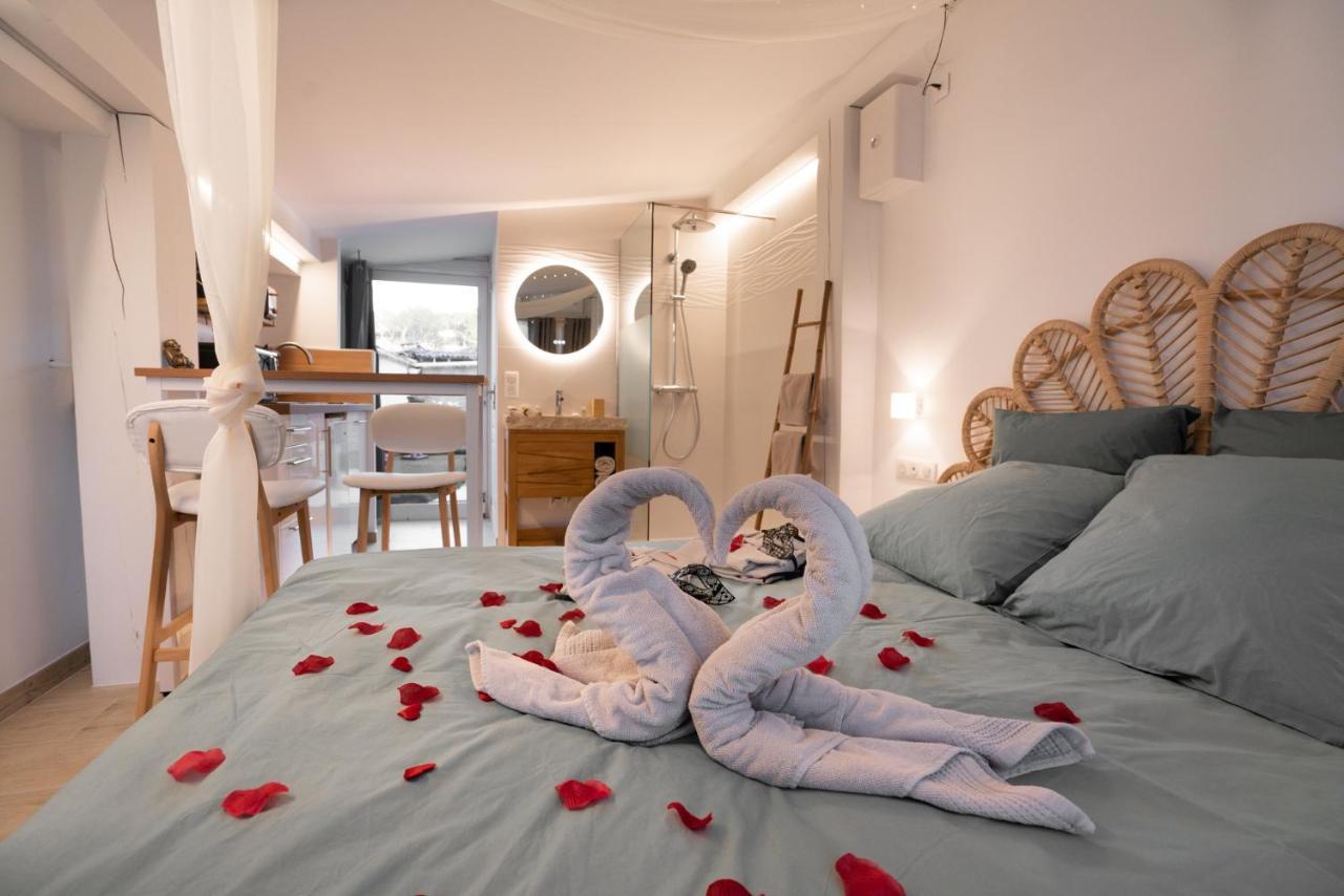 Lovina Chambre De Charme Avec Jaccuzi Velaux Esterno foto