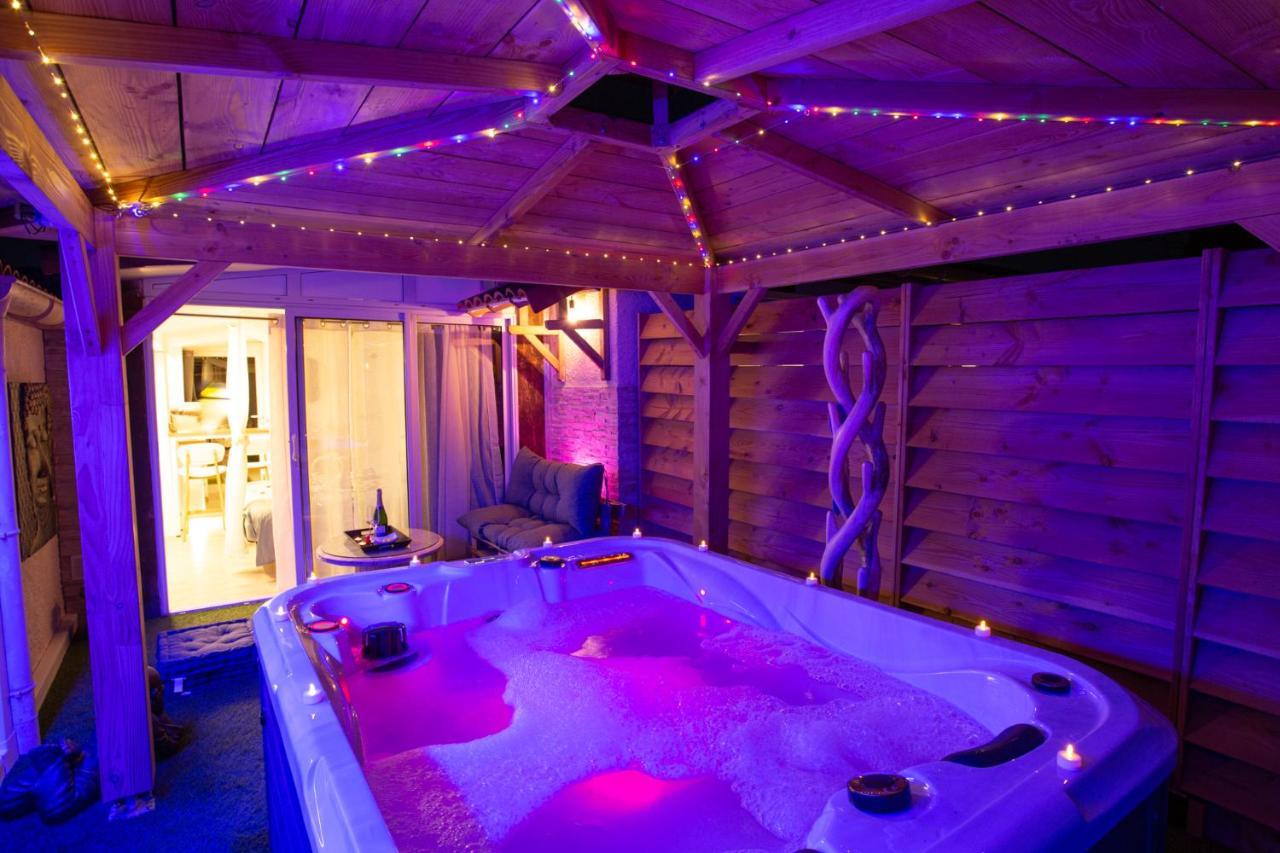 Lovina Chambre De Charme Avec Jaccuzi Velaux Esterno foto