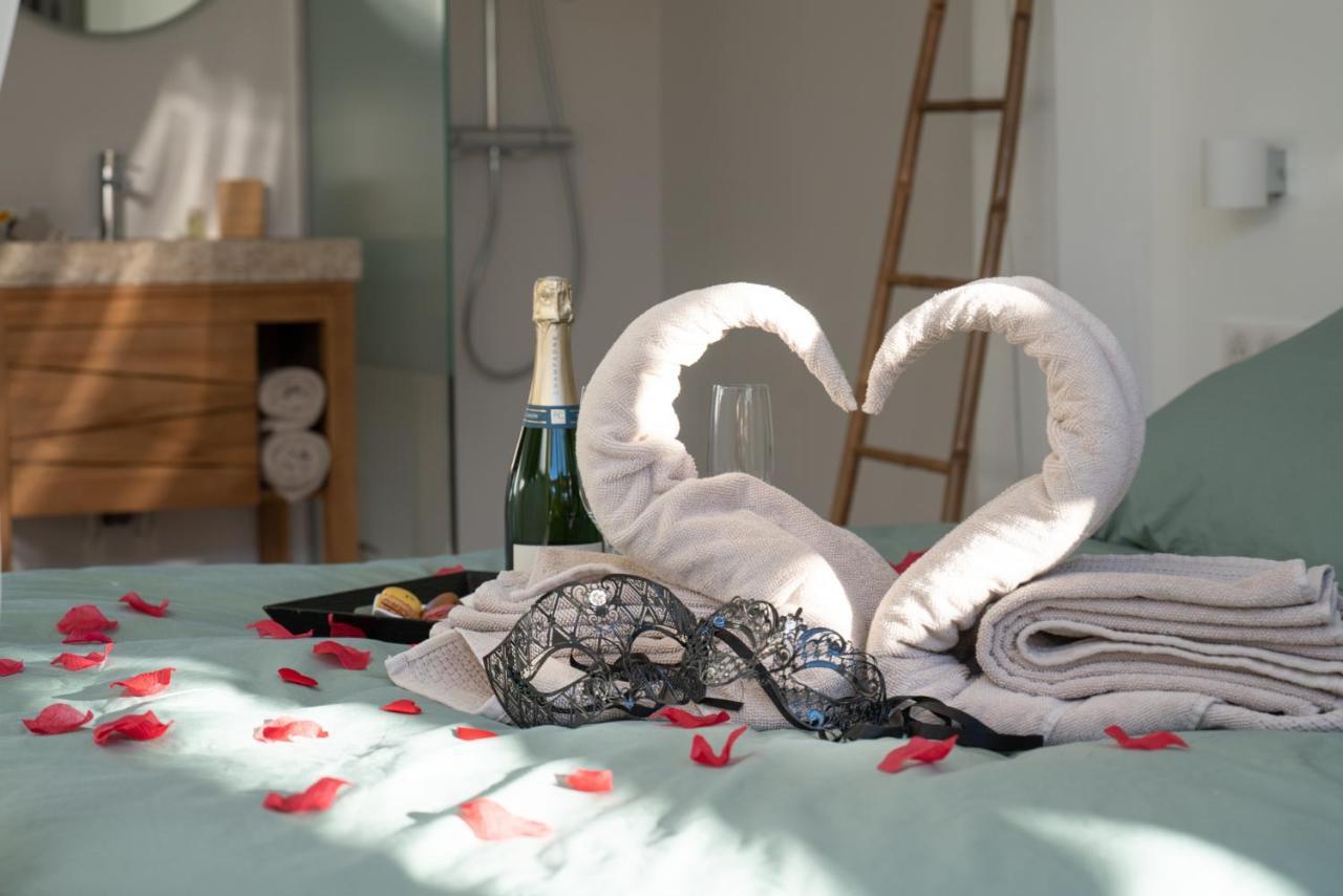 Lovina Chambre De Charme Avec Jaccuzi Velaux Esterno foto