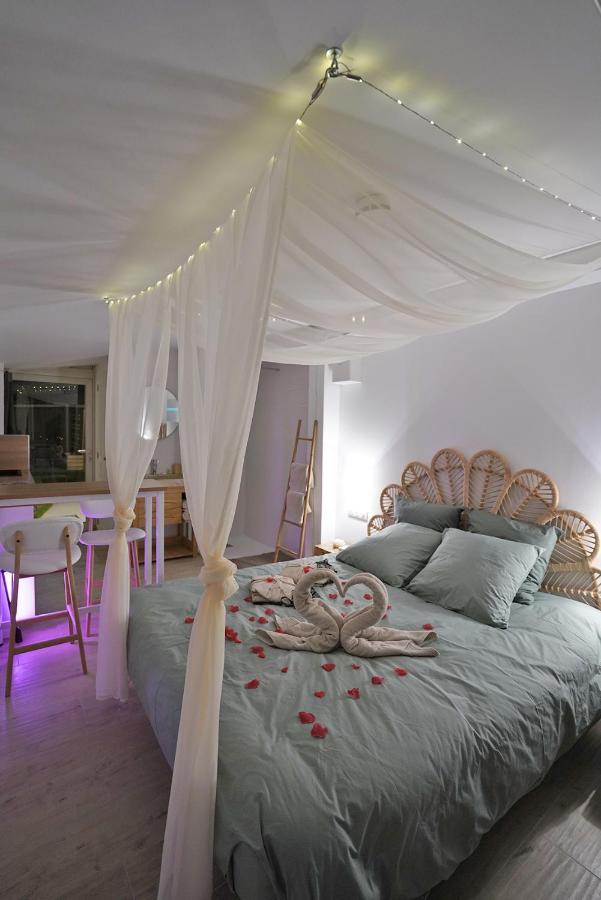 Lovina Chambre De Charme Avec Jaccuzi Velaux Esterno foto