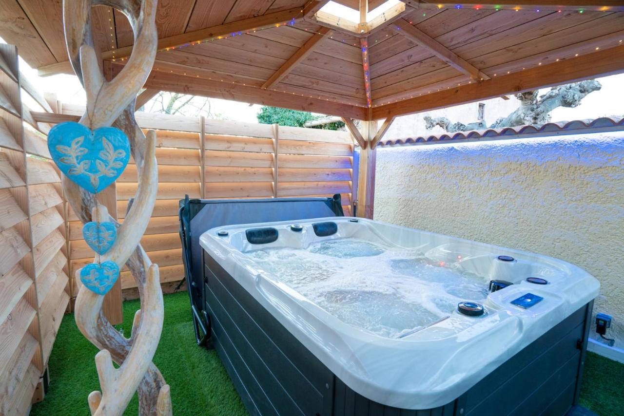 Lovina Chambre De Charme Avec Jaccuzi Velaux Esterno foto